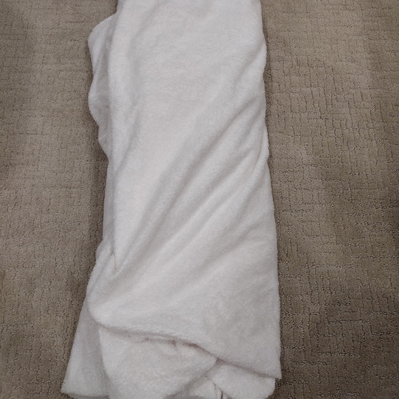 [SOLD] Hanna Kay Queen White Mattress Protector Water Proof Good - Picture 1 of 3